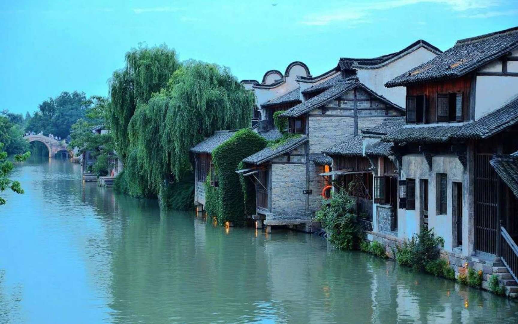 女生秋冬的羊羔毛外套,该怎么搭配呢?交流平台,一站式解决你的疑问